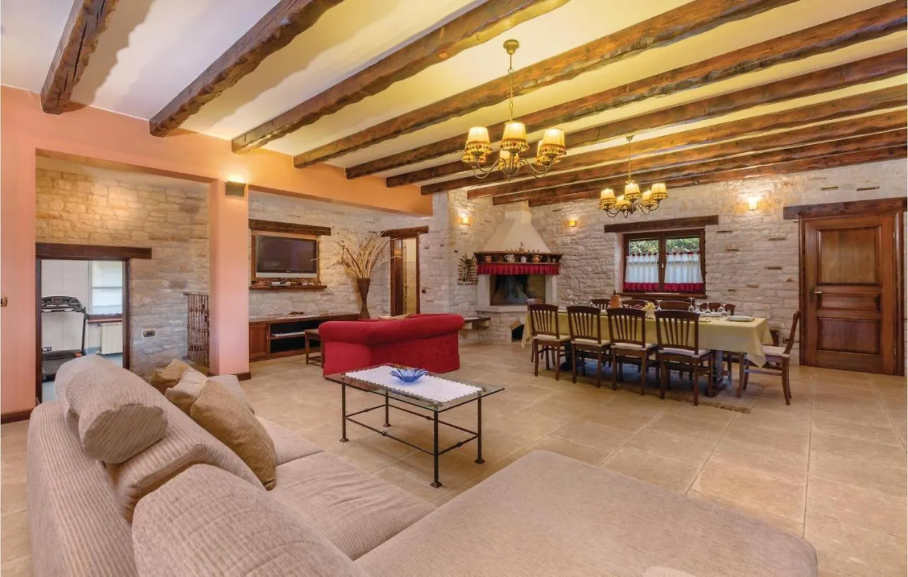 Awesome Home In Visnjan With Jacuzzi Croatia